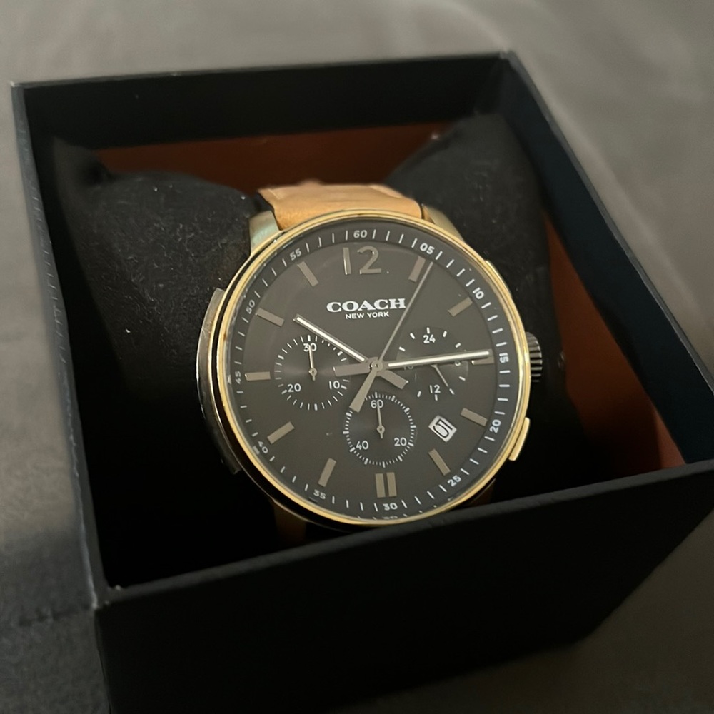 COACH QUARTZ ANALOG WATCH